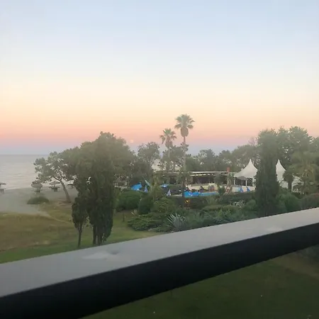 Апартаменты Joli T2 Les Pieds Dans L'eau , Piscine Tennis.... Сан-Николао