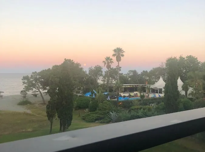 דירה Joli T2 Les Pieds Dans L'eau , Piscine Tennis.... סן-ניקולאו